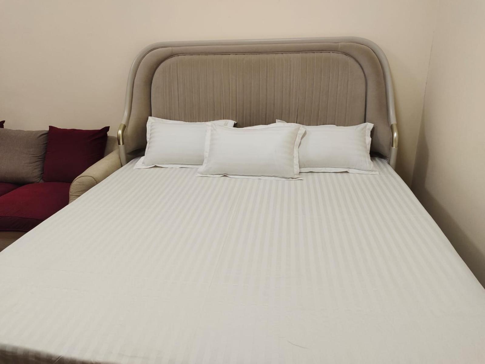 Arnim Suite - 3 Bedrooms Apartment Шарджа Екстериор снимка
