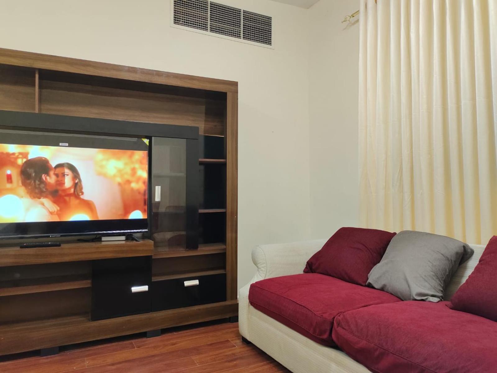 Arnim Suite - 3 Bedrooms Apartment Шарджа Екстериор снимка